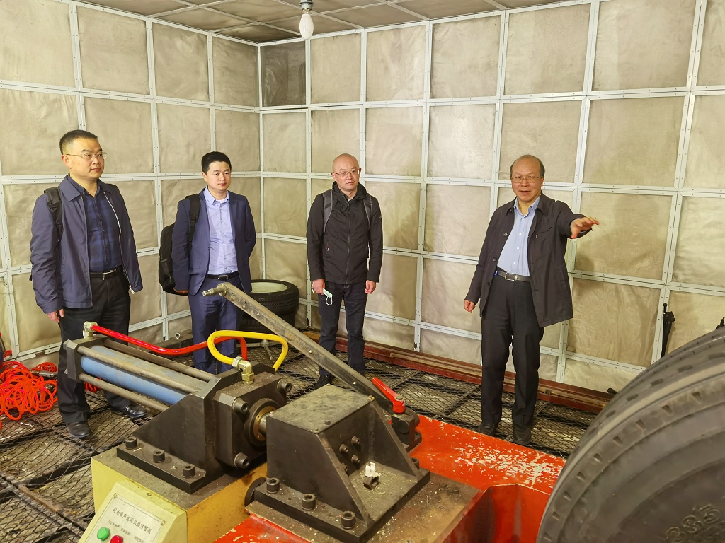 尊龙中国携手同济大学开展产学研交流